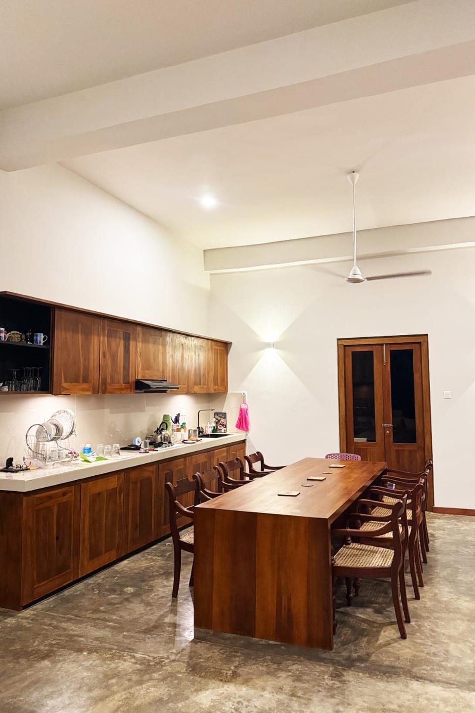 Kitchen or kitchenette, Dining area