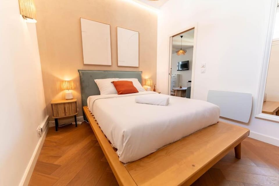 Superbe appartement deux chambres, centre proche port Apartment in Nice