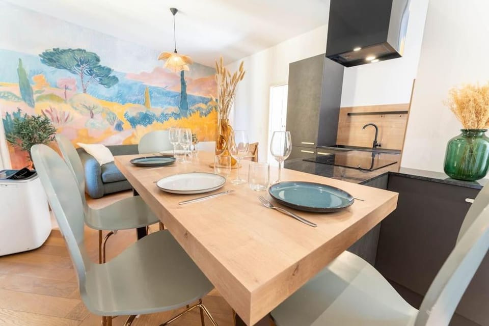 Superbe appartement deux chambres, centre proche port Apartment in Nice