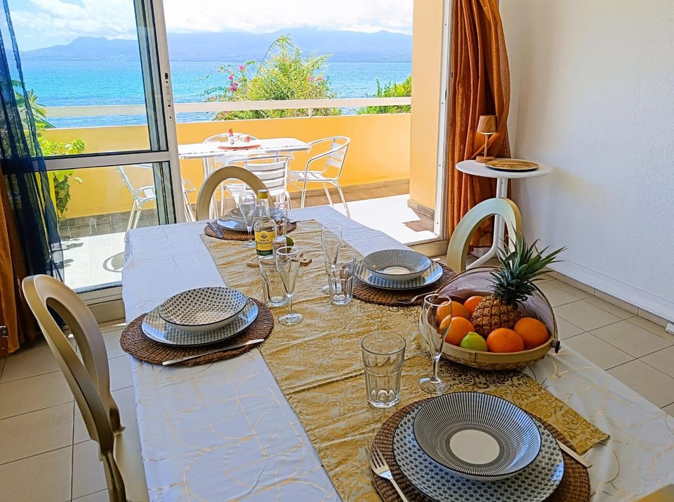 Mountain view, Sea view