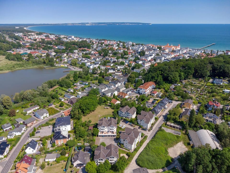 Natural landscape, Bird's eye view, City view, Location