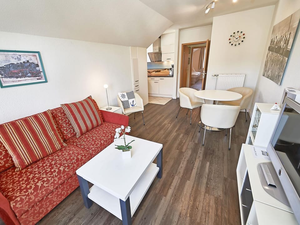 TV and multimedia, Kitchen or kitchenette, Living room, Seating area, Dining area