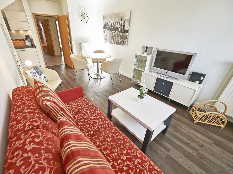 TV and multimedia, Kitchen or kitchenette, Living room, Photo of the whole room, Seating area