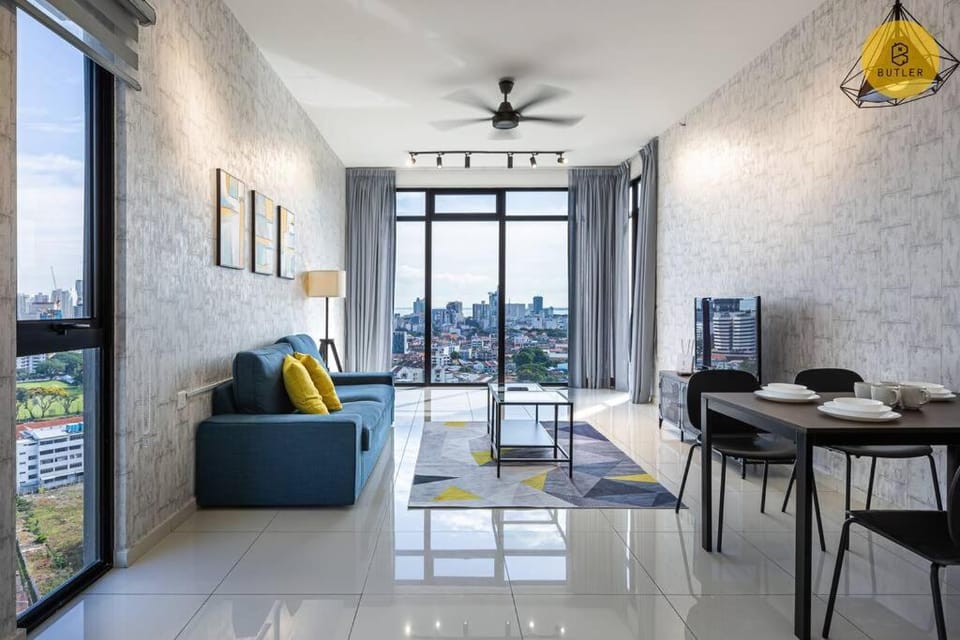 Seaview 2BR Infinity Pool & EasyAccess to Town 191 Apartment in George Town