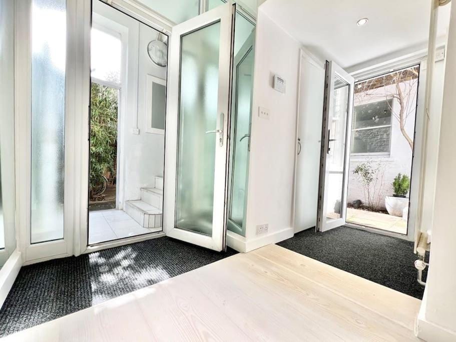 Patio, Lobby or reception