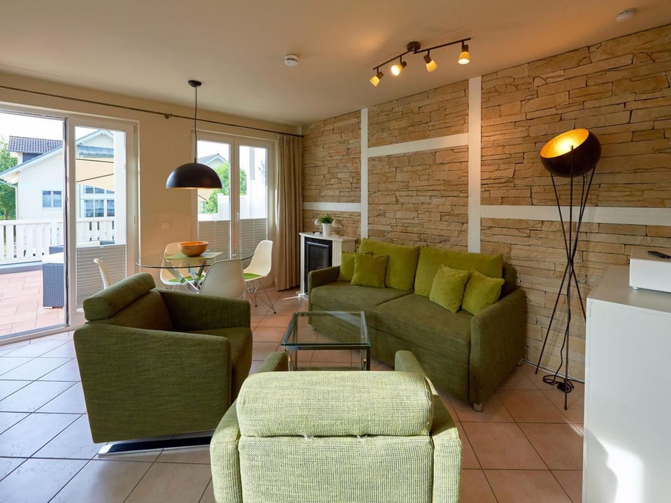 TV and multimedia, Kitchen or kitchenette, Living room, Seating area, Dining area
