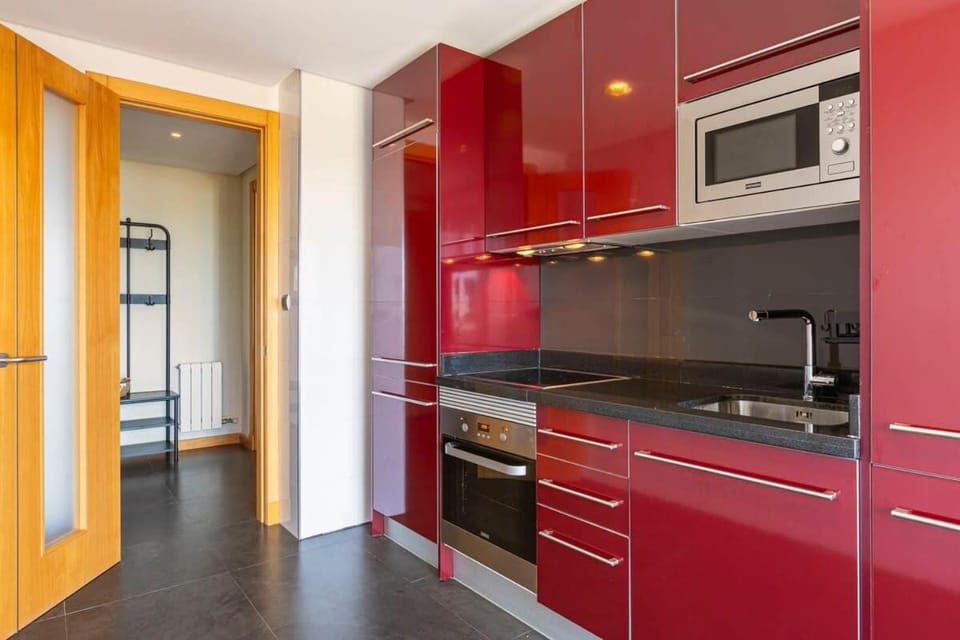 Kitchen or kitchenette, microwave, oven