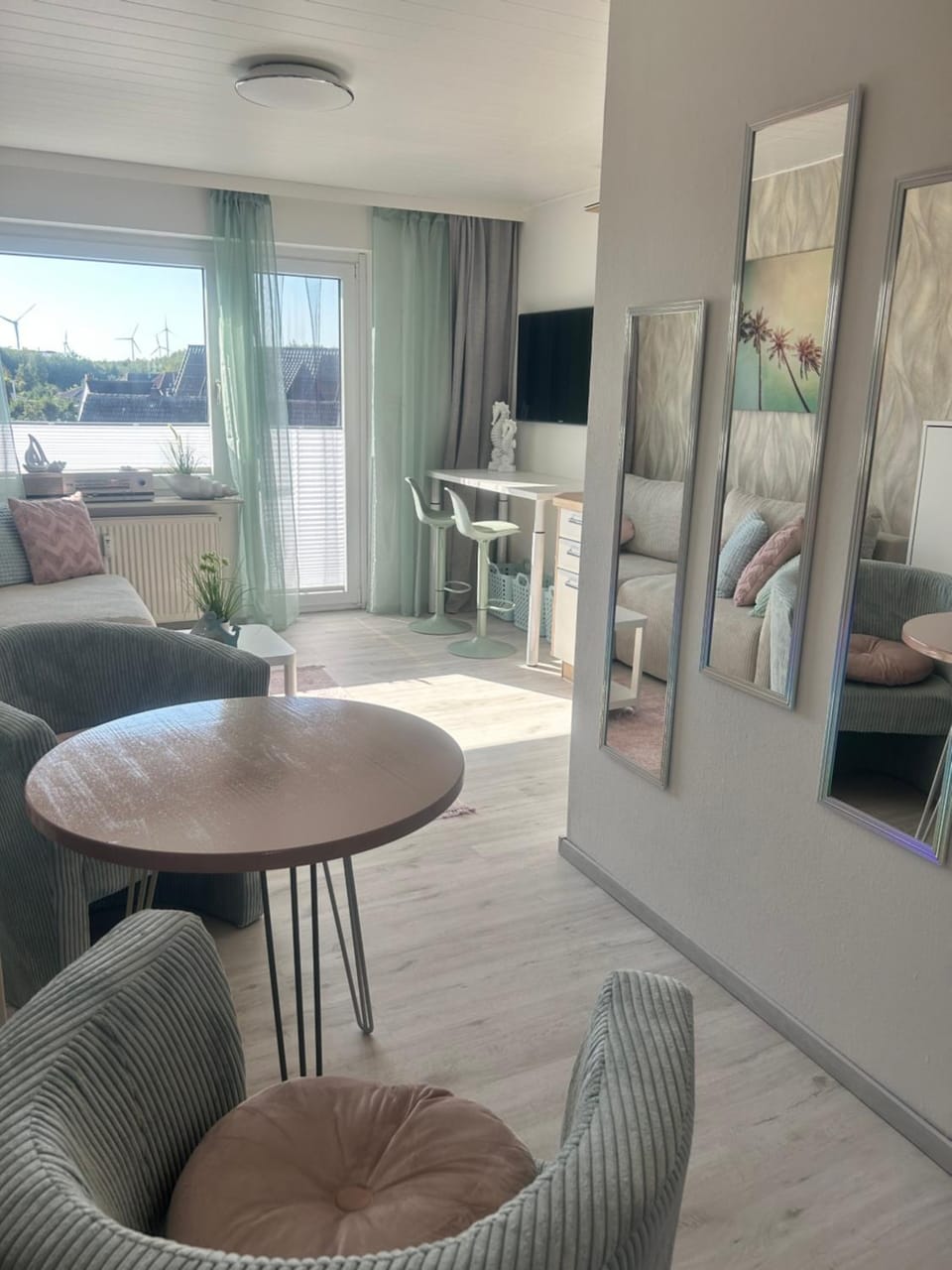 Photo of the whole room, Seating area, Dining area