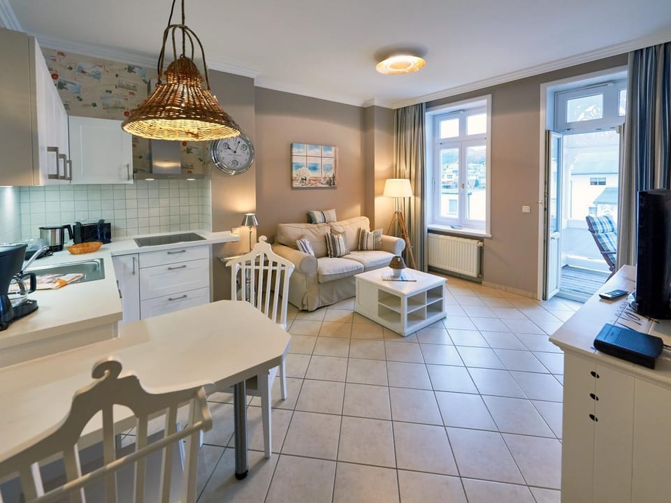 Balcony/Terrace, Kitchen or kitchenette, Living room, Seating area, Dining area