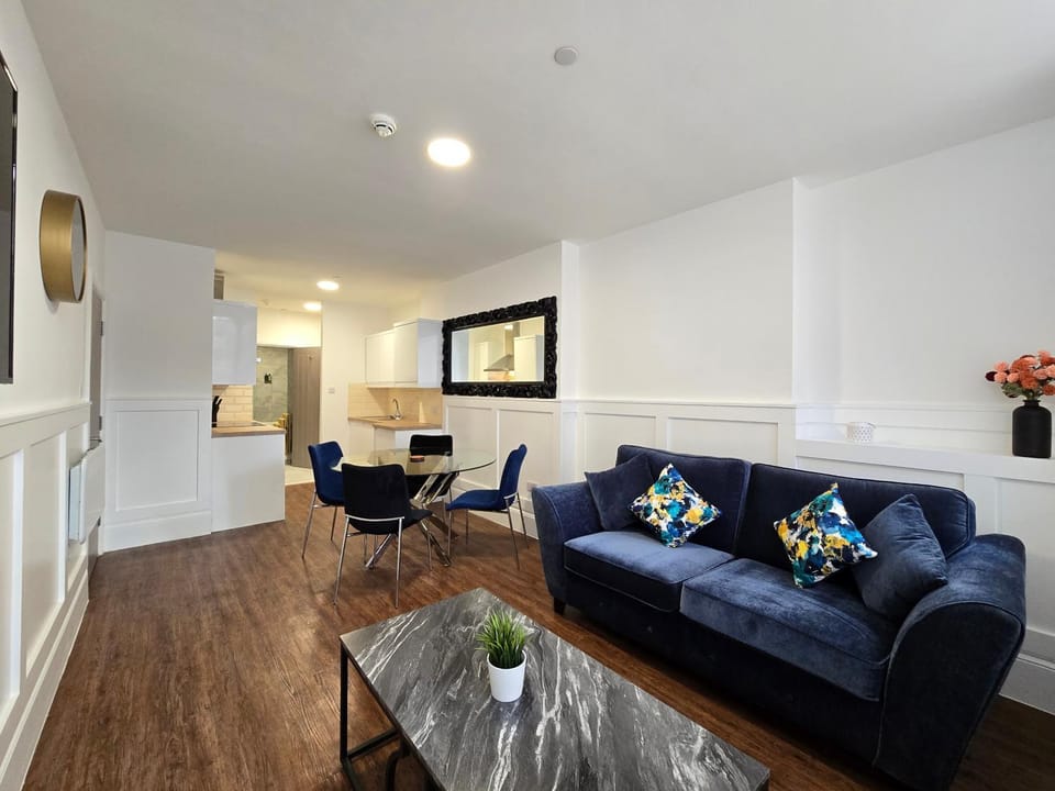 TV and multimedia, Living room, Dining area