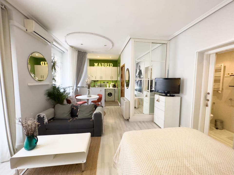 DISFRUTA del Barrio de las Letras Tu segundo hogar en Madrid Apartment in Centro