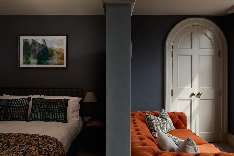 Seating area, Bedroom