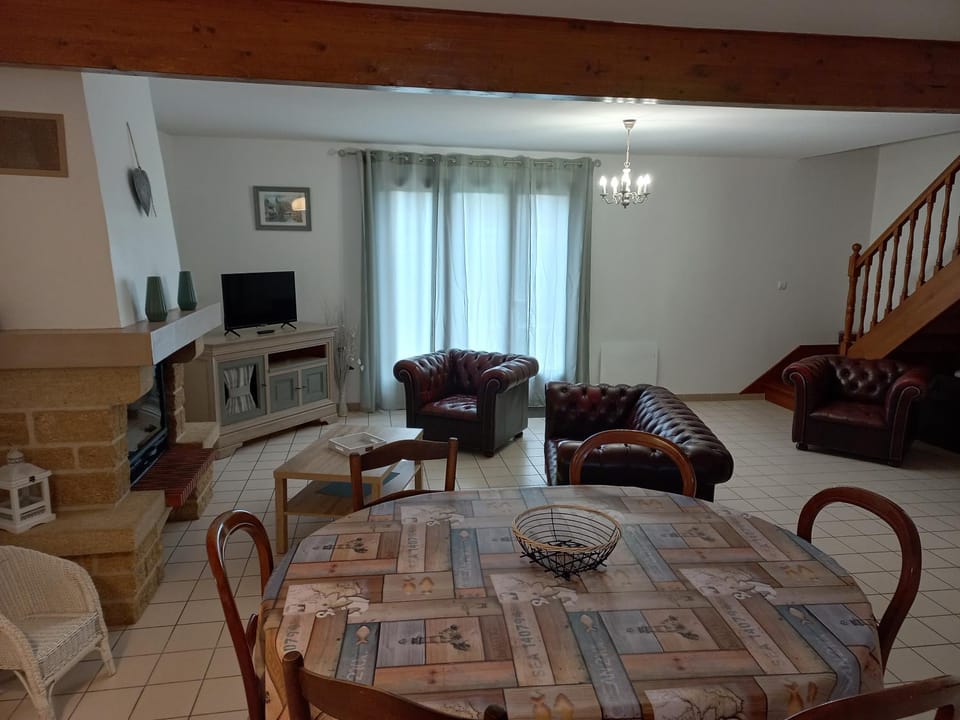 Gîte des bords de l Eure House in Centre-Val de Loire