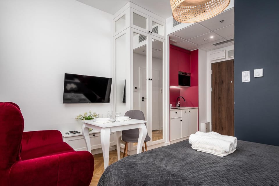 Bed, TV and multimedia