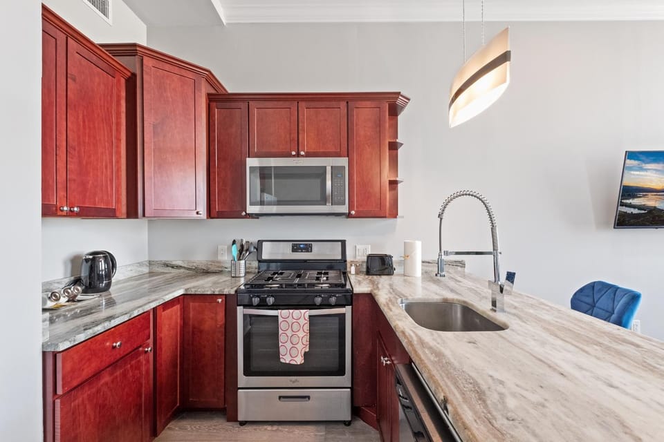 Magnificent 1BR with Pool & Gym Apartment in Philadelphia