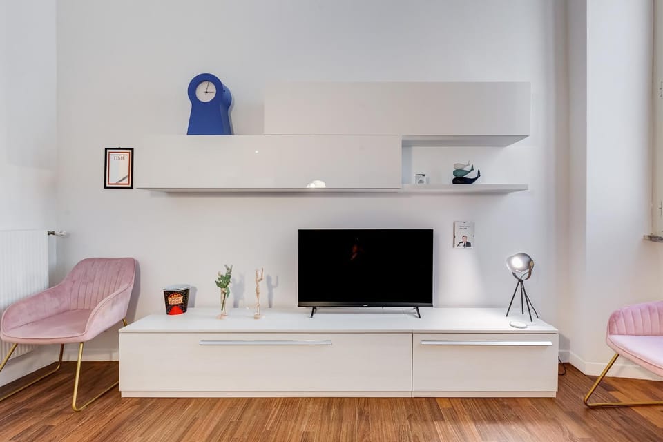 Communal lounge/ TV room, TV and multimedia