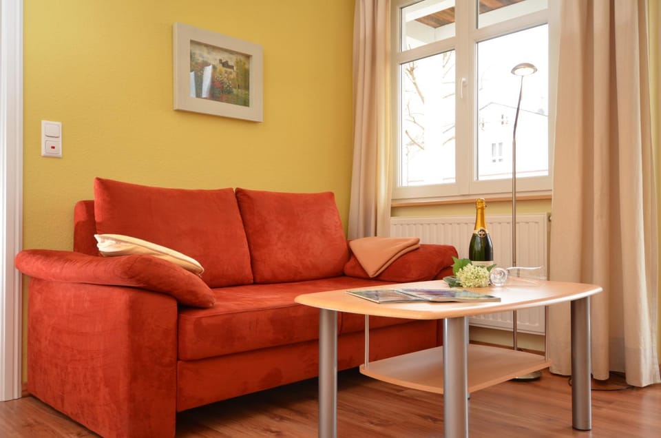 Living room, Photo of the whole room, Seating area