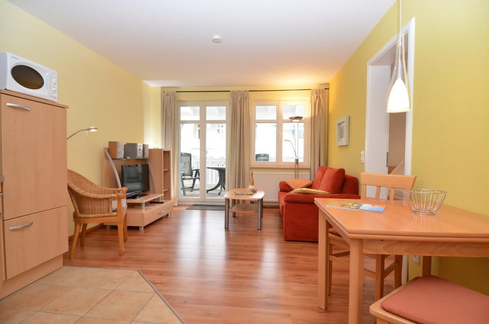 Kitchen or kitchenette, Living room, Photo of the whole room, Seating area, Dining area