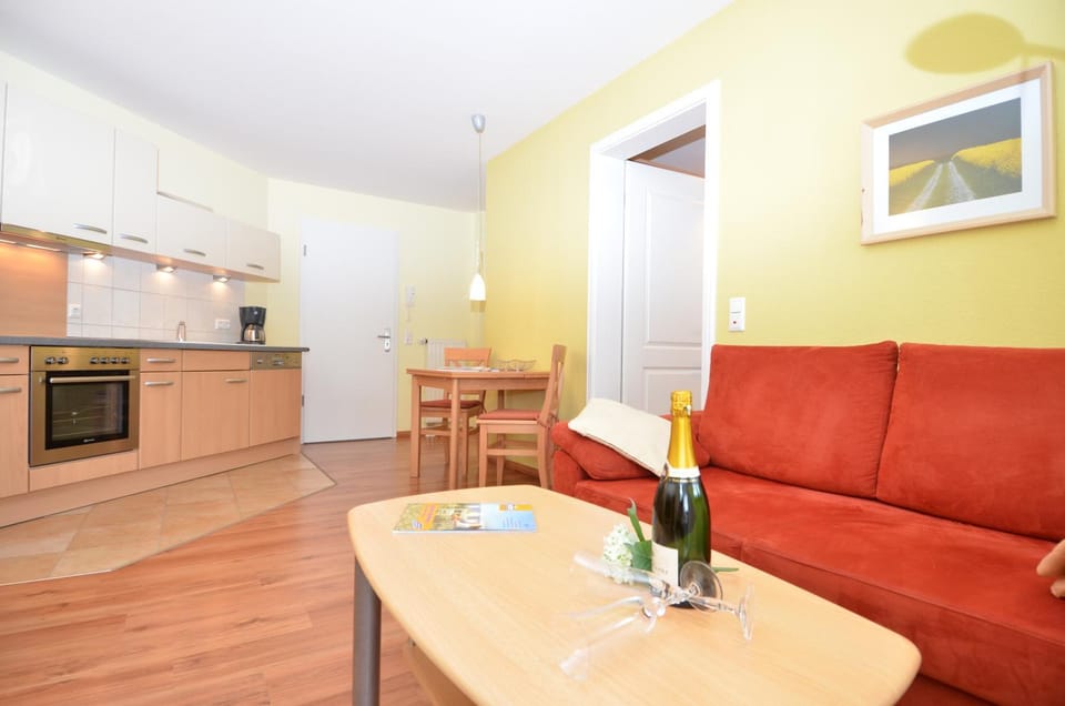 Living room, Photo of the whole room, Seating area