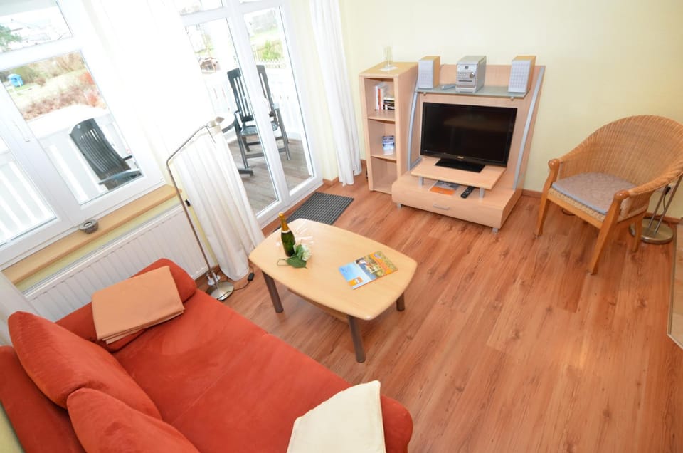 Living room, Photo of the whole room
