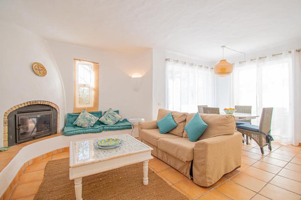 Communal lounge/ TV room, Living room