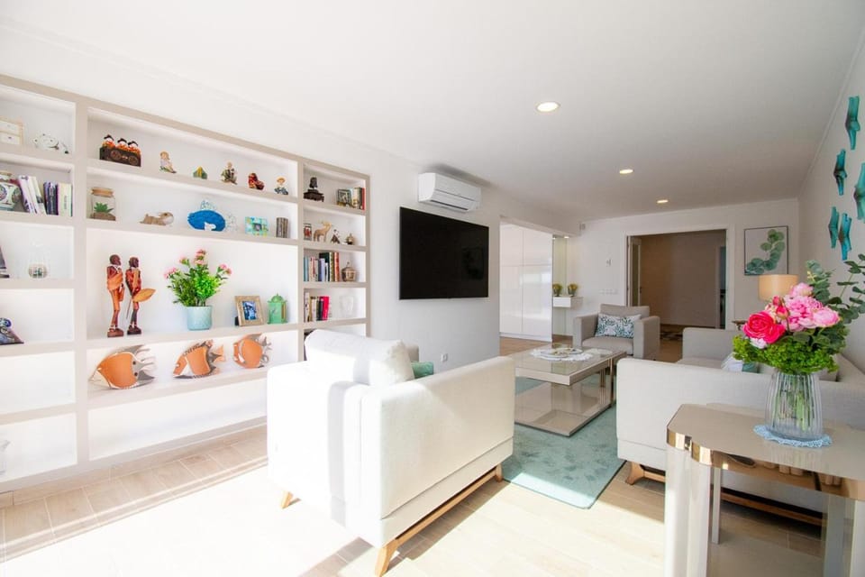 Communal lounge/ TV room, Living room