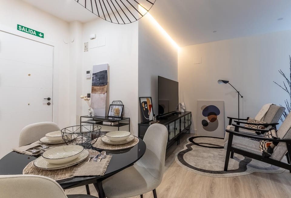 TV and multimedia, Living room, Dining area
