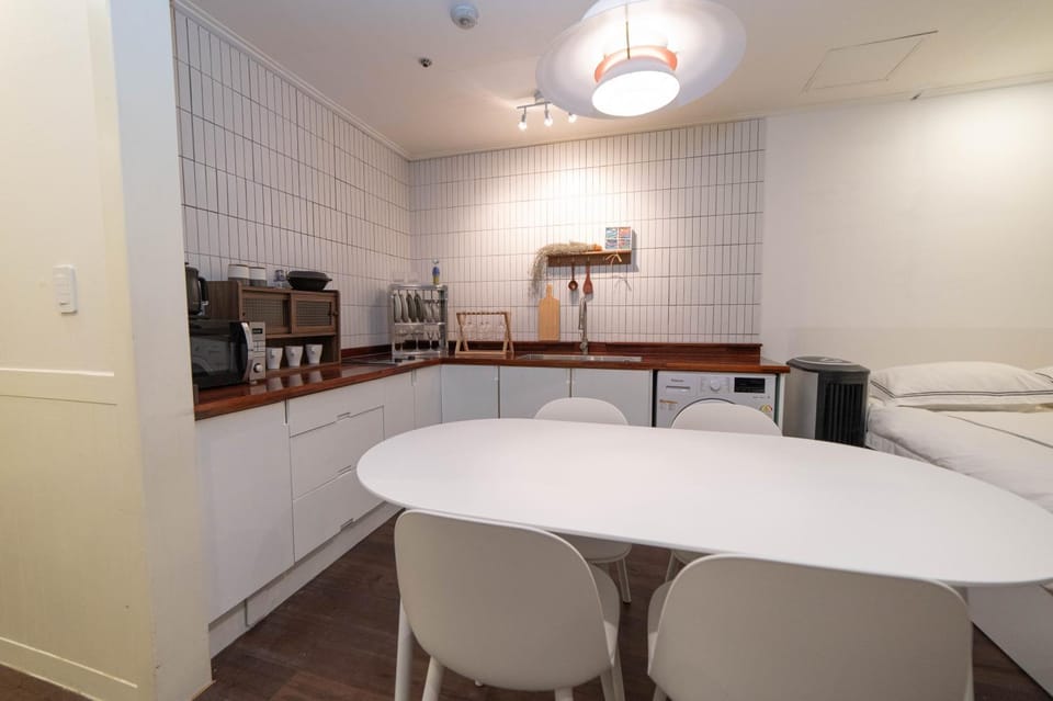 Cloud 9 Hongdae #AREX 2min #SUB 30sec Apartment in Seoul