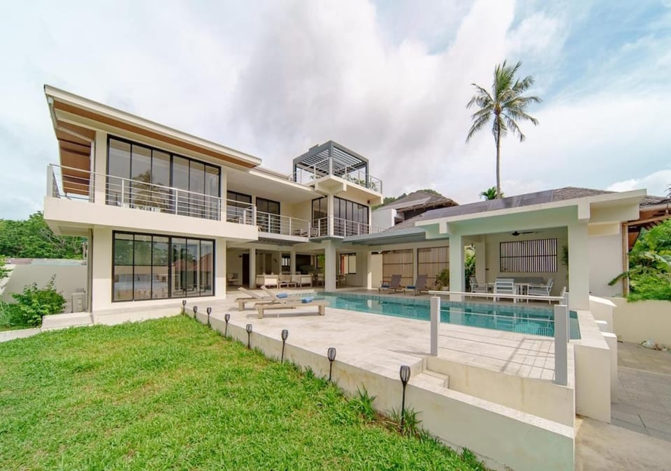 Property building, Patio, Day, Garden, Garden view, Pool view, Swimming pool, Breakfast, Breakfast, Lunch, Lunch, children, Family, Family, sunbed