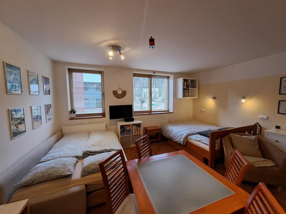 HARRADISE Extra vybavený apartmán pod Mumlavským vodopádem, na cestě na HŘEBENY, ZAHRADA pro relax i děti, vybavení PRO DĚTI, nejlepší VÝLETY v okolí, GYM & WELLNESS naproti Apartment in Lower Silesian Voivodeship
