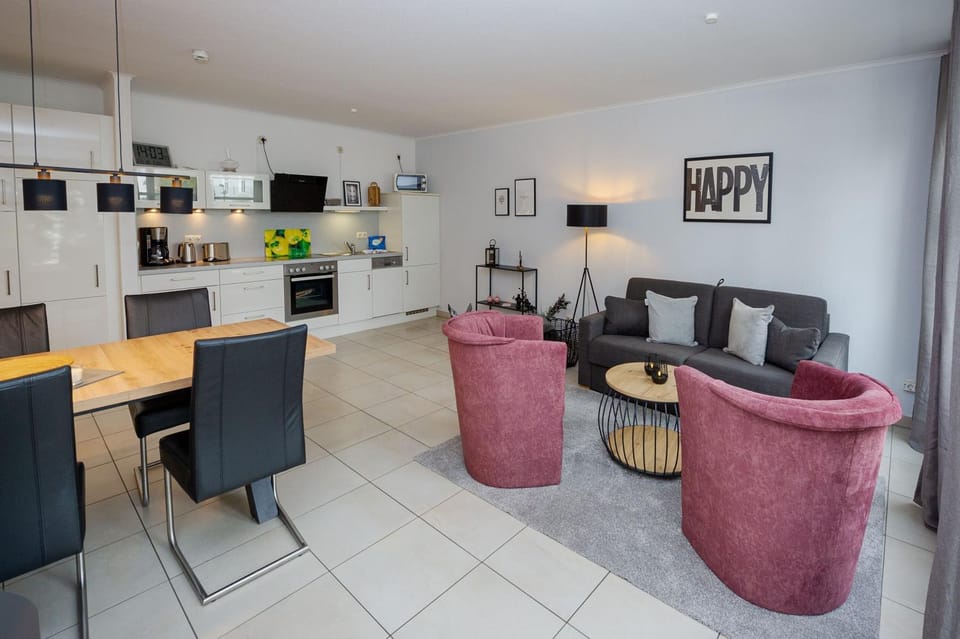 Kitchen or kitchenette, Living room, Seating area, Dining area