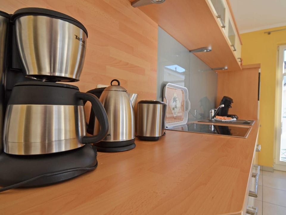 Coffee/tea facilities, Kitchen or kitchenette