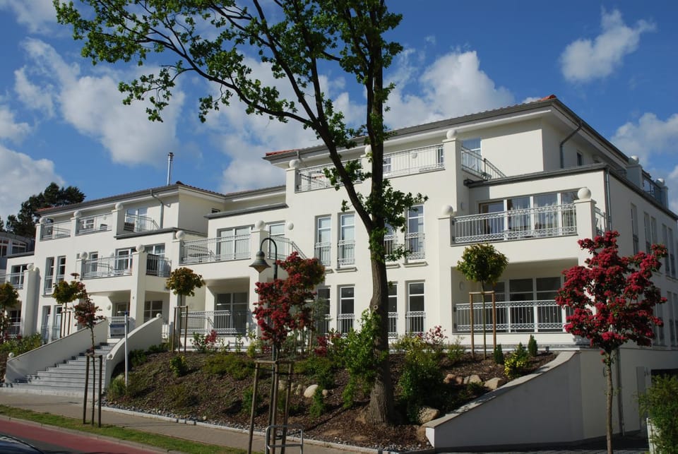 Property building, Facade/entrance