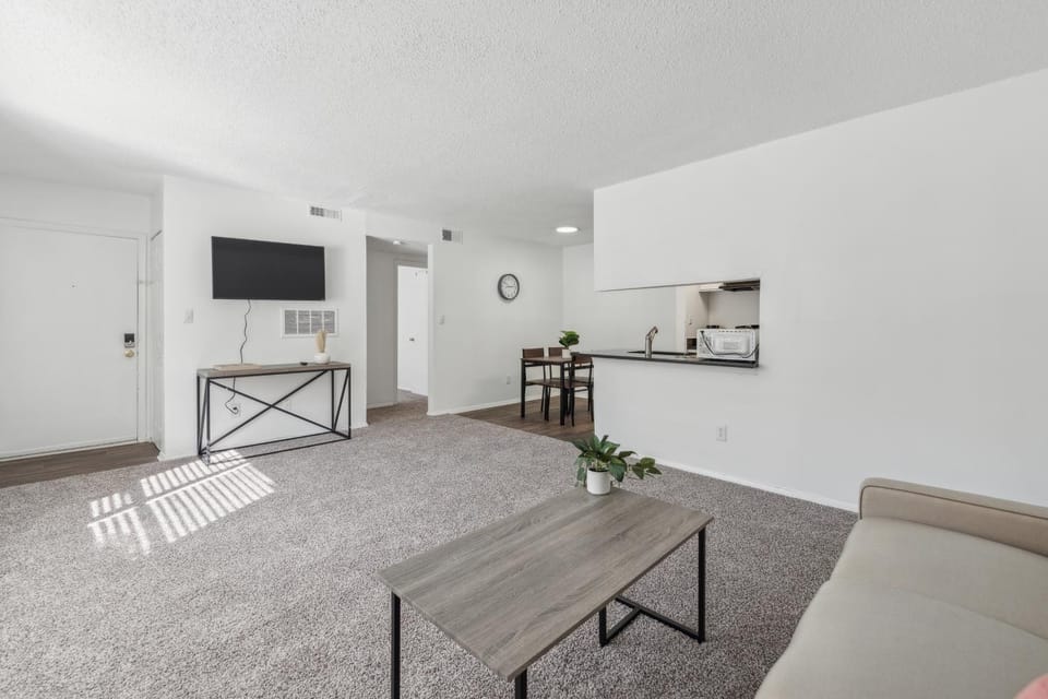 Northcliffe 104 I Fully Furnished 1 Bedroom 1Bth Apartment in Winston-Salem