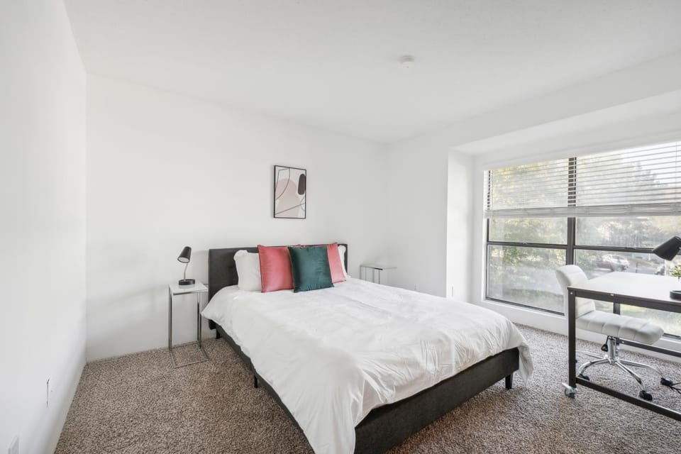 Northcliffe 1107 I Fully Furnished 2 Bedroom 2Bth Apartment in Winston-Salem
