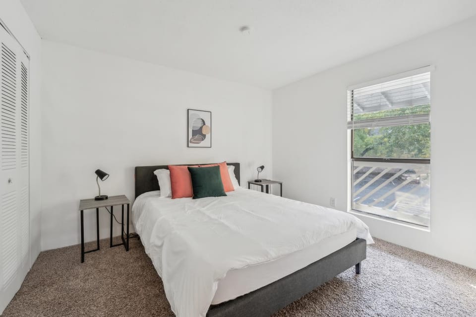 Northcliffe 1107 I Fully Furnished 2 Bedroom 2Bth Apartment in Winston-Salem