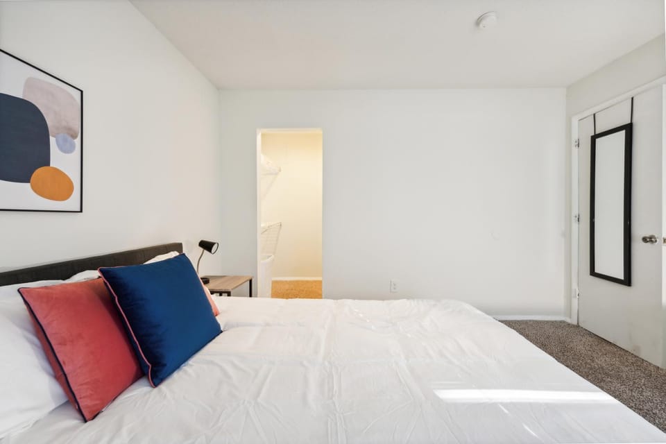 Northcliffe 404 I Fully Furnished 1 Bedroom 1Bth Apartment in Winston-Salem