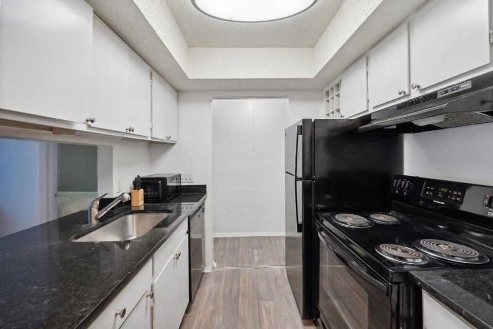 Northcliffe 407 I Fully Furnished 2 Bedroom 2Bth Apartment in Winston-Salem