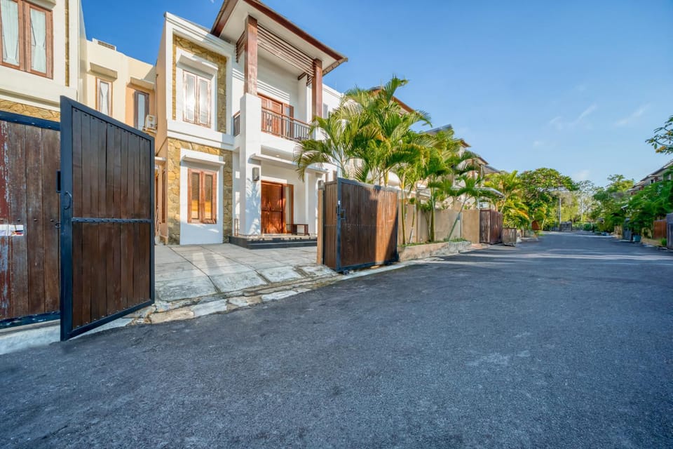 Property building, Neighbourhood, Street view