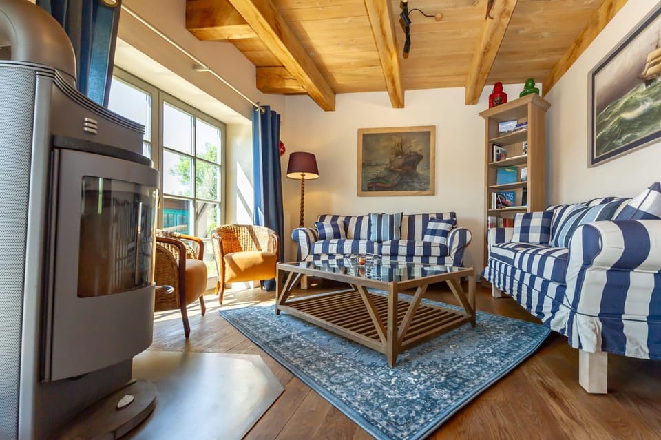 Living room, Photo of the whole room, Seating area