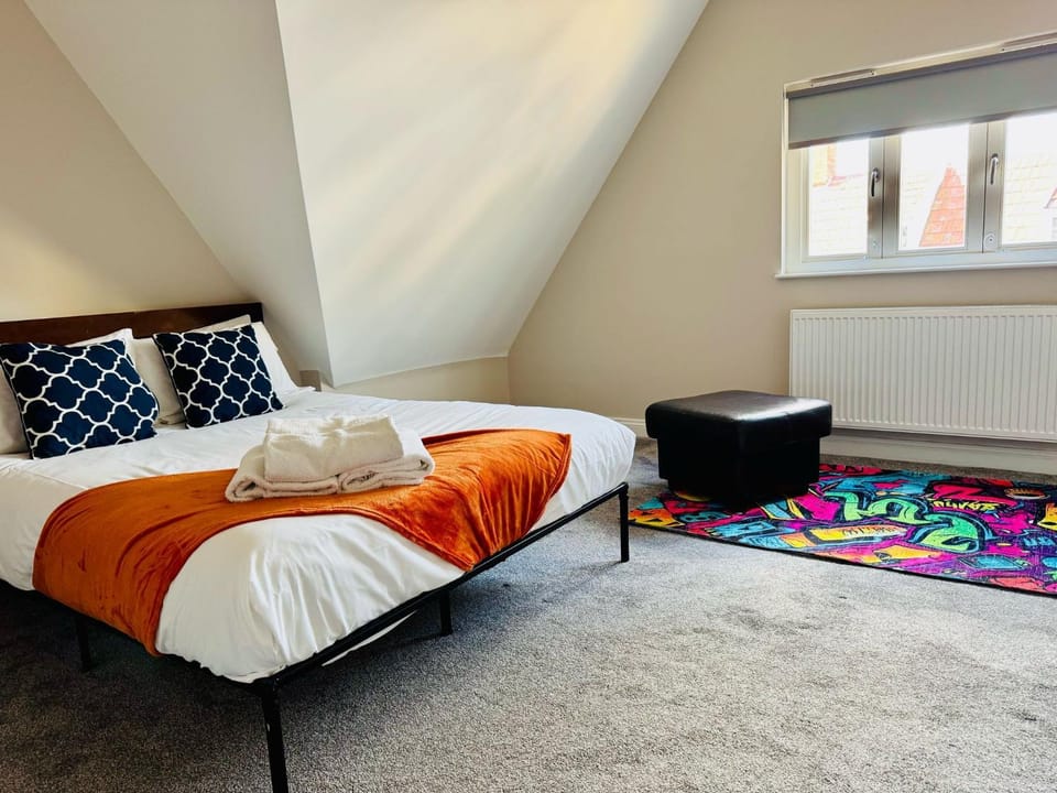 Bed, Bedroom