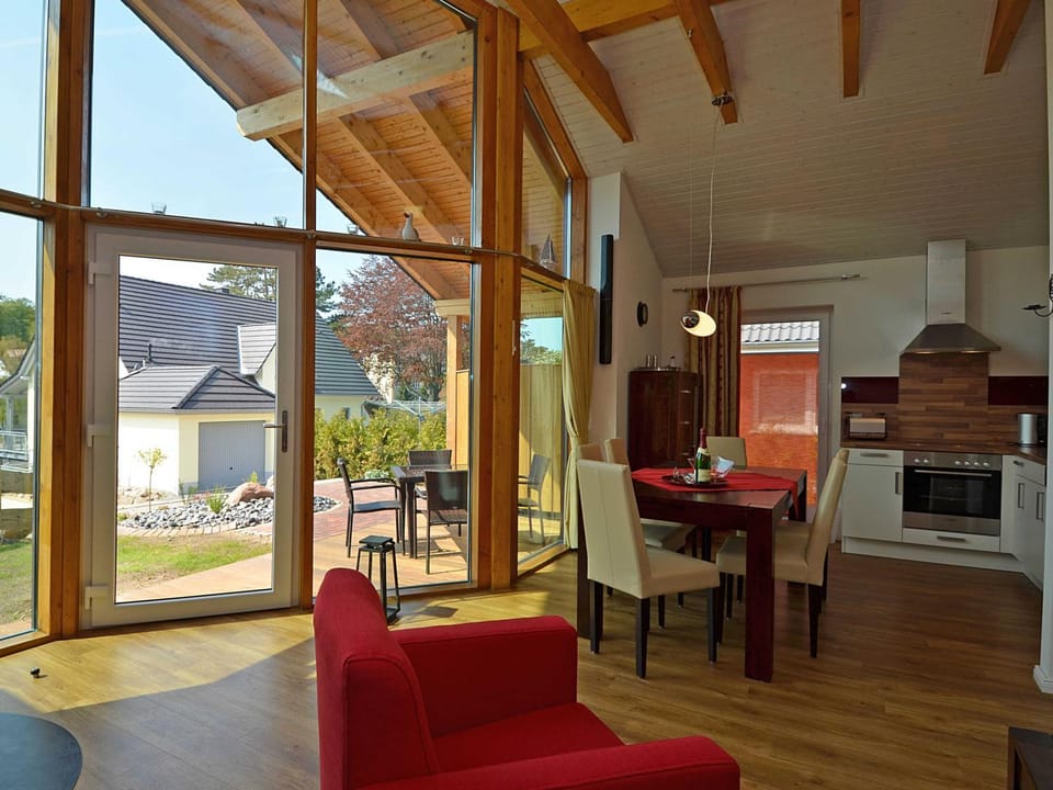 Kitchen or kitchenette, Living room, Seating area, Dining area, minibar, oven, stove