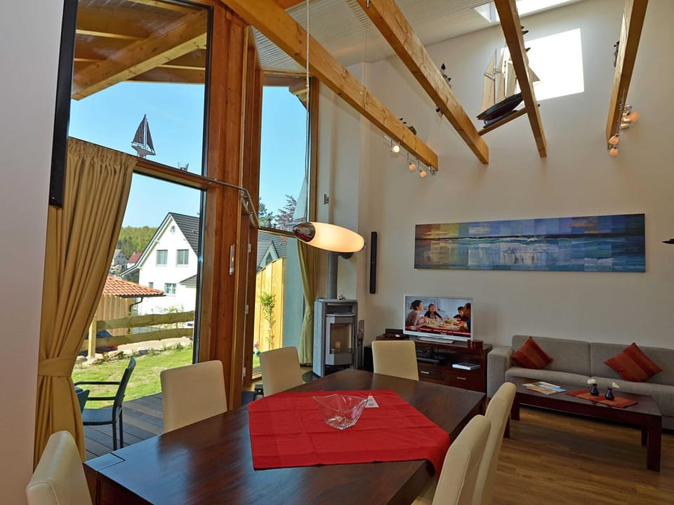 Living room, Seating area, Dining area