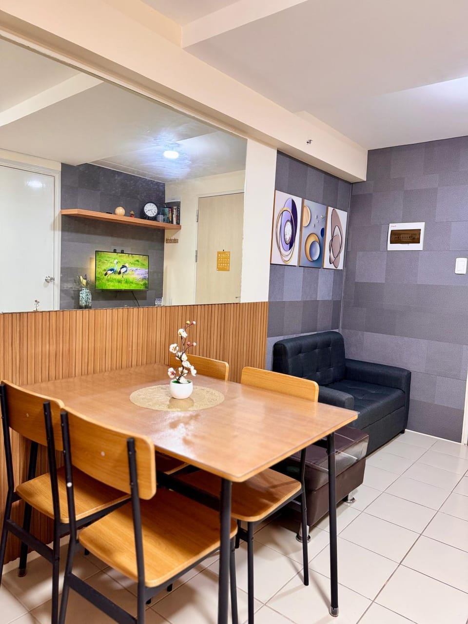 VR Homes Ortigas - 2BR Condo with Free WiFi & Netflix Inn in Pasig