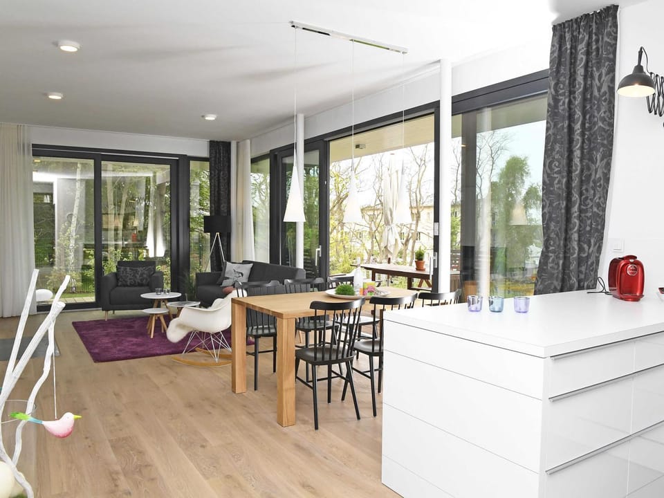 Patio, Living room, Seating area, Dining area