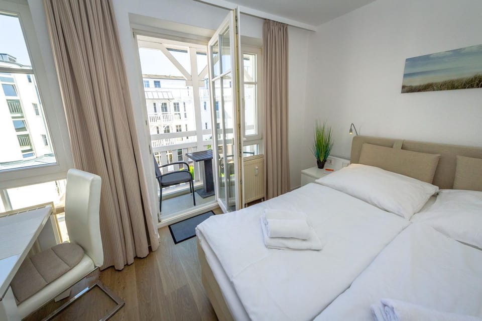 Bed, Balcony/Terrace, Photo of the whole room