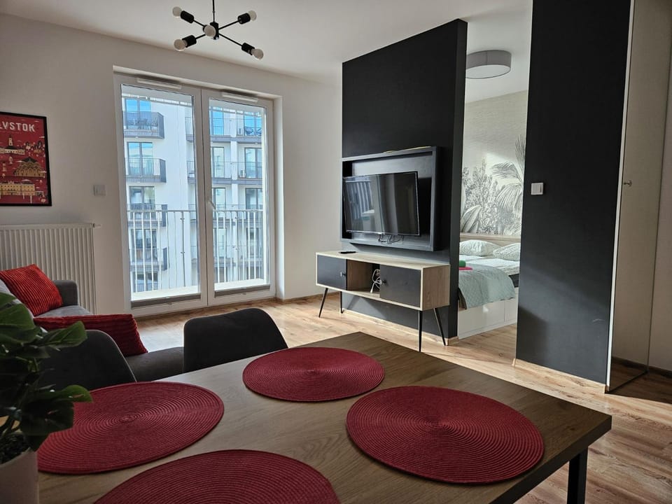 TV and multimedia, Living room, Evening entertainment