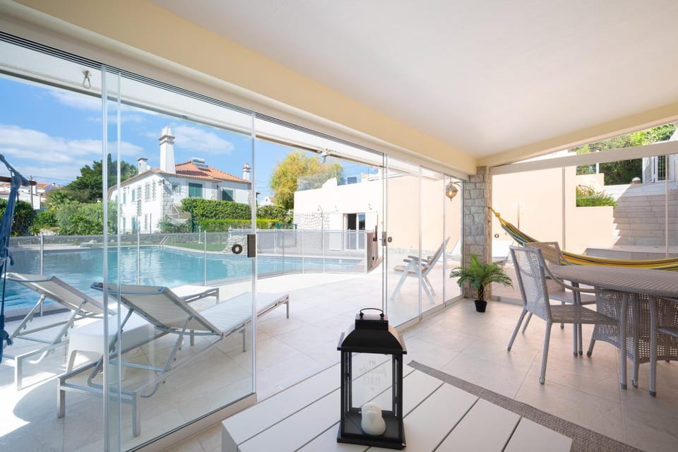 View (from property/room), Pool view, Swimming pool, sunbed