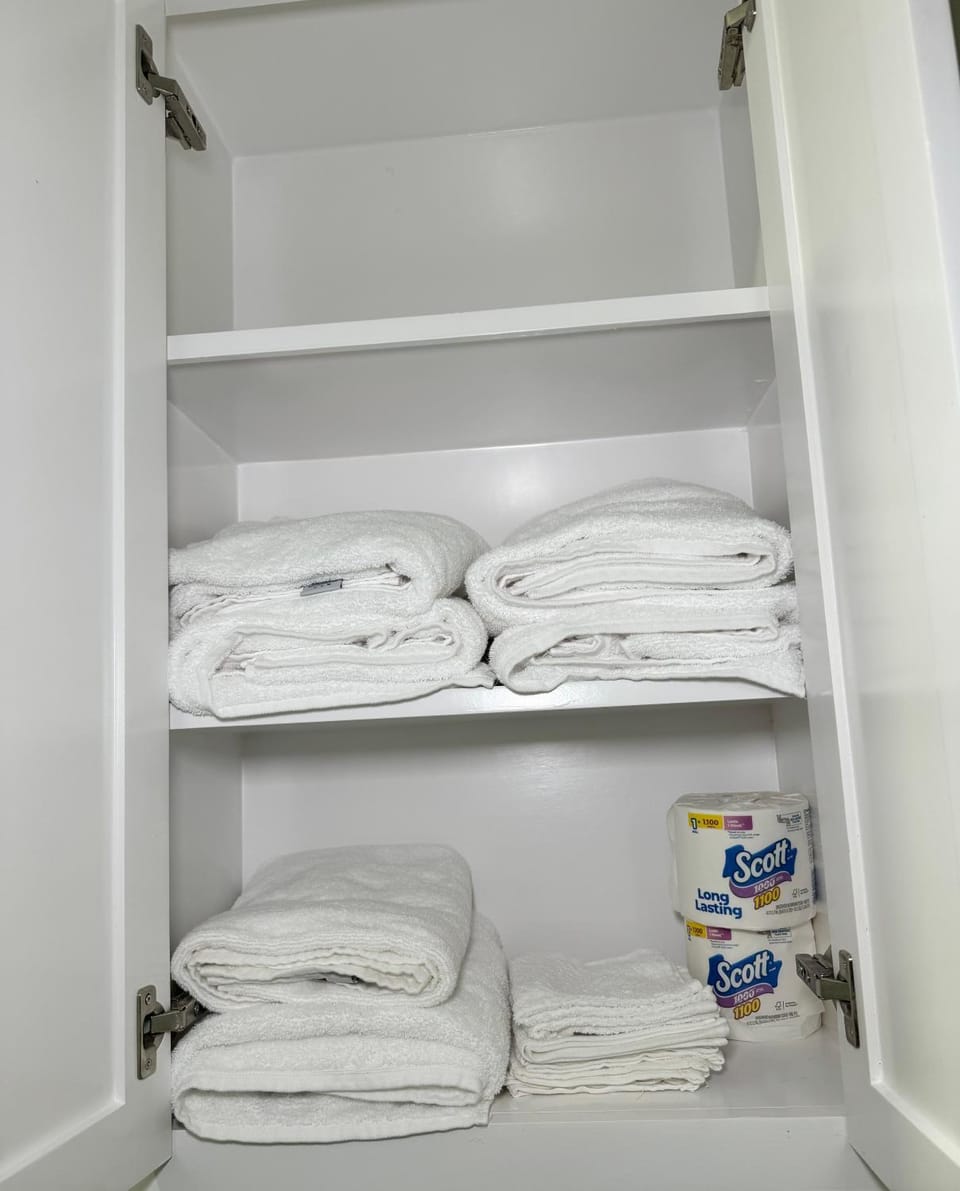 MilkyWay Suit! Apartment in Brownsville