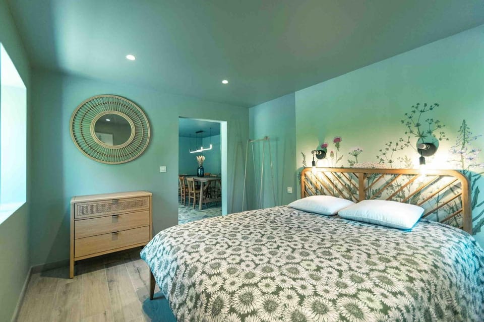 Living room, Bedroom